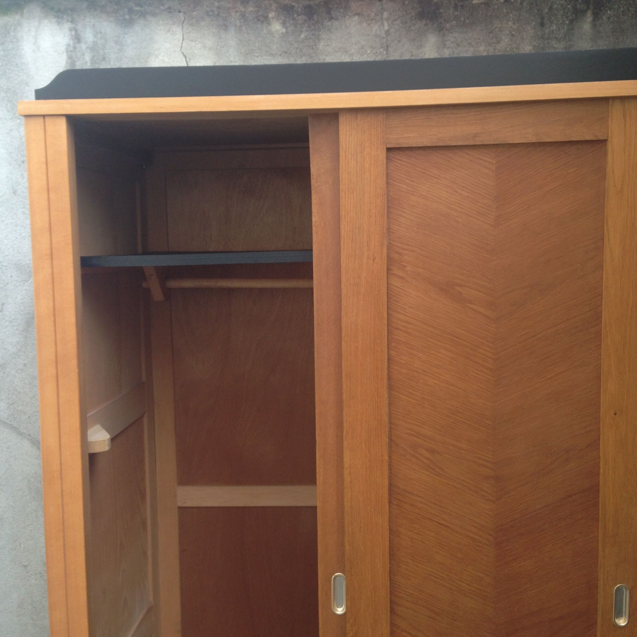 Sliding door cabinet