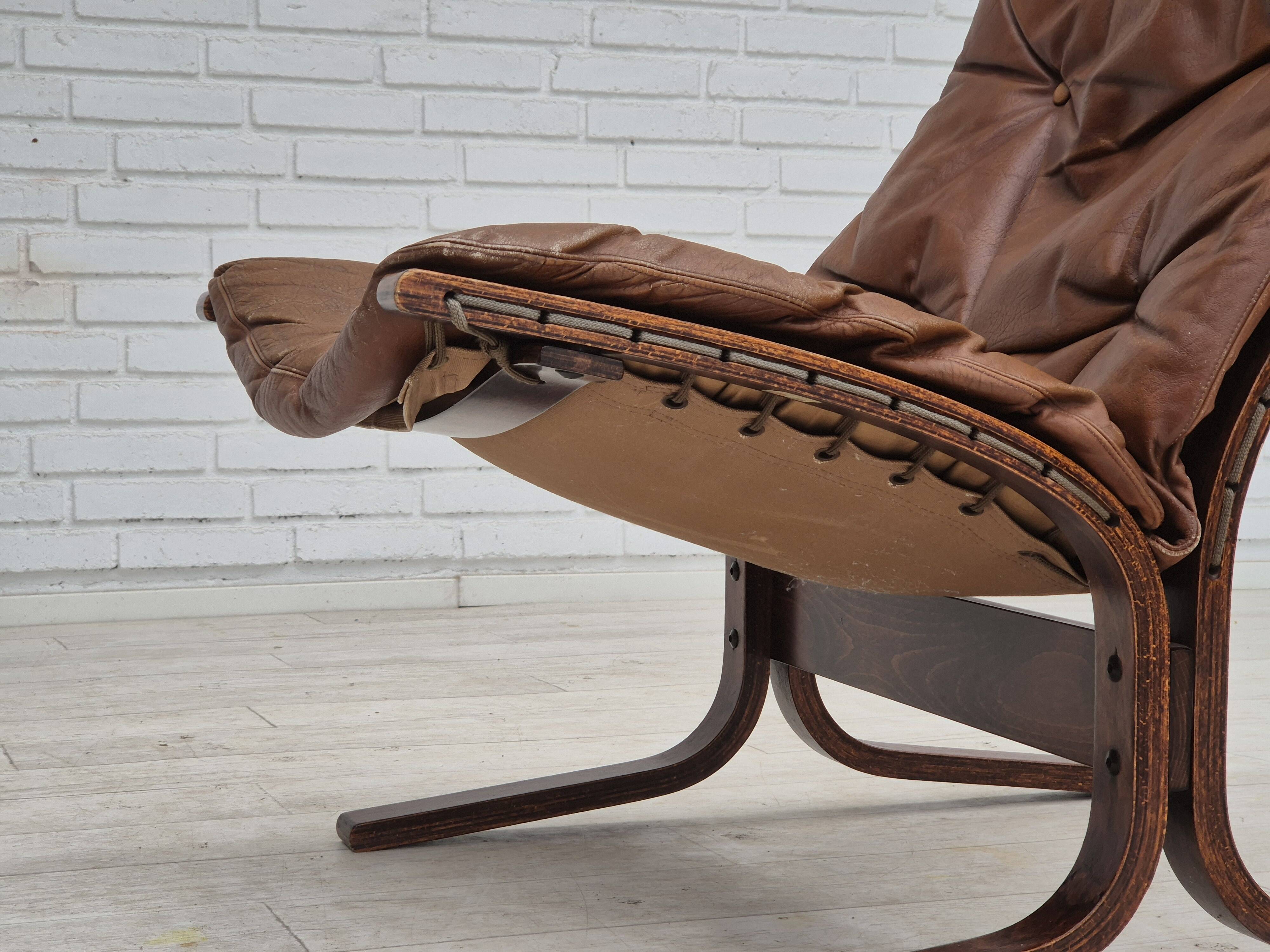 1970s, Norwegian design by Ingmar Relling, model "Siesta" for Westnofa, original condition.