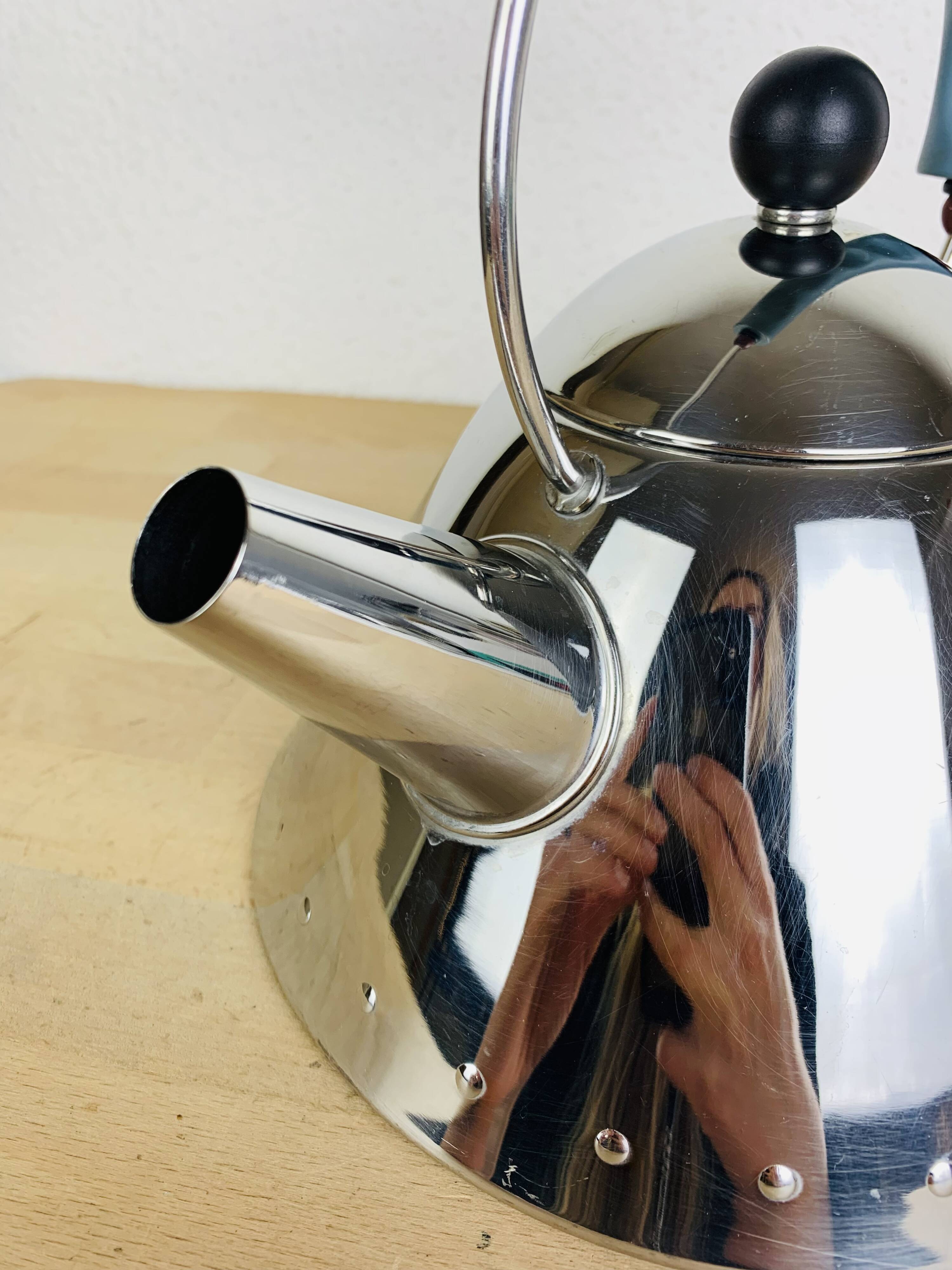 Alessi stainless steel kettle model 9093, design