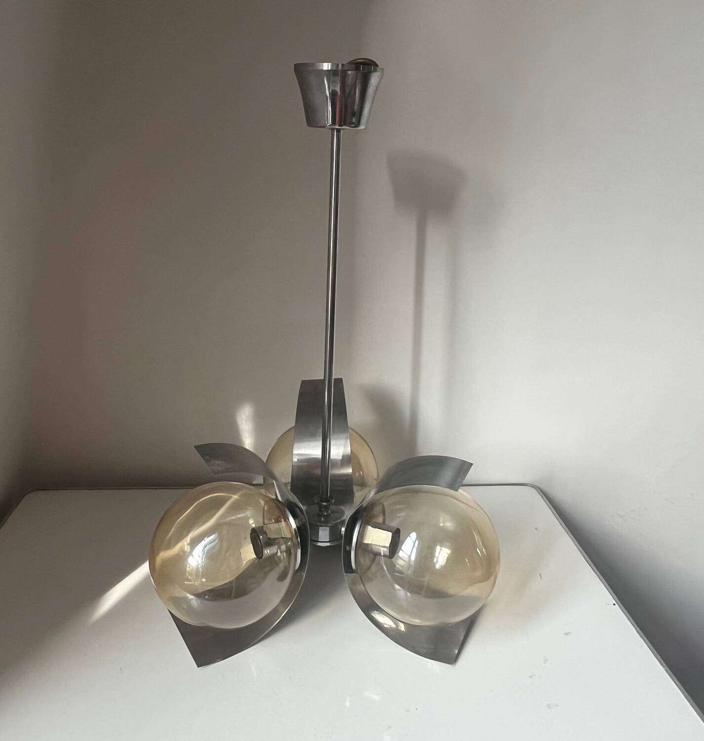 Lustre métal moderniste spoutnik