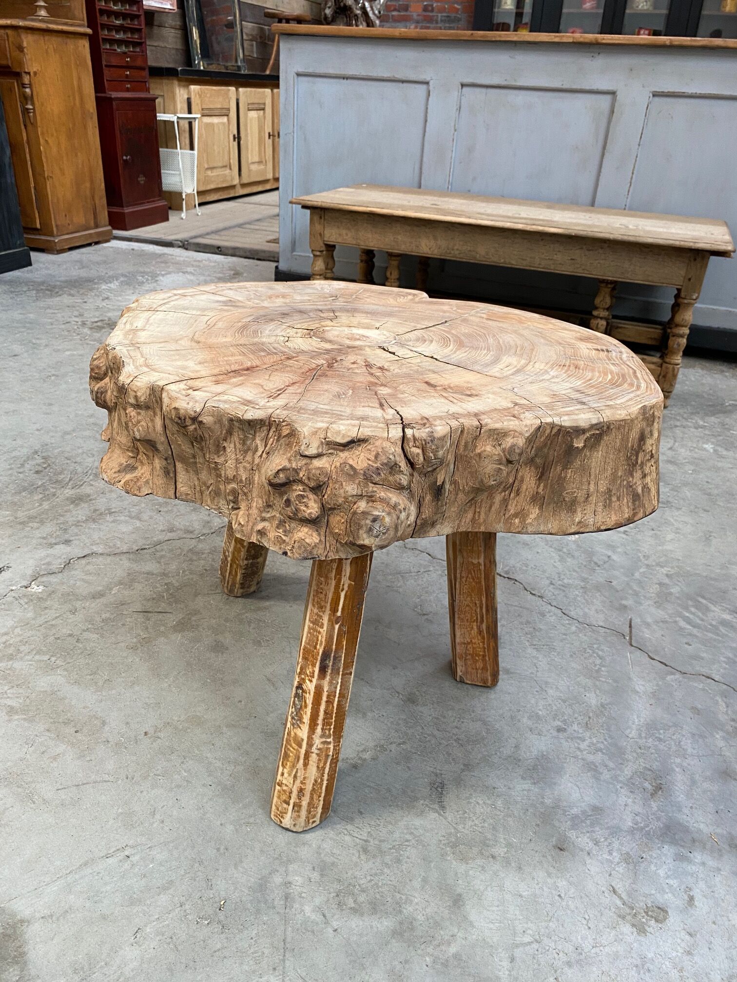 Set de 3 tables basses brutalistes