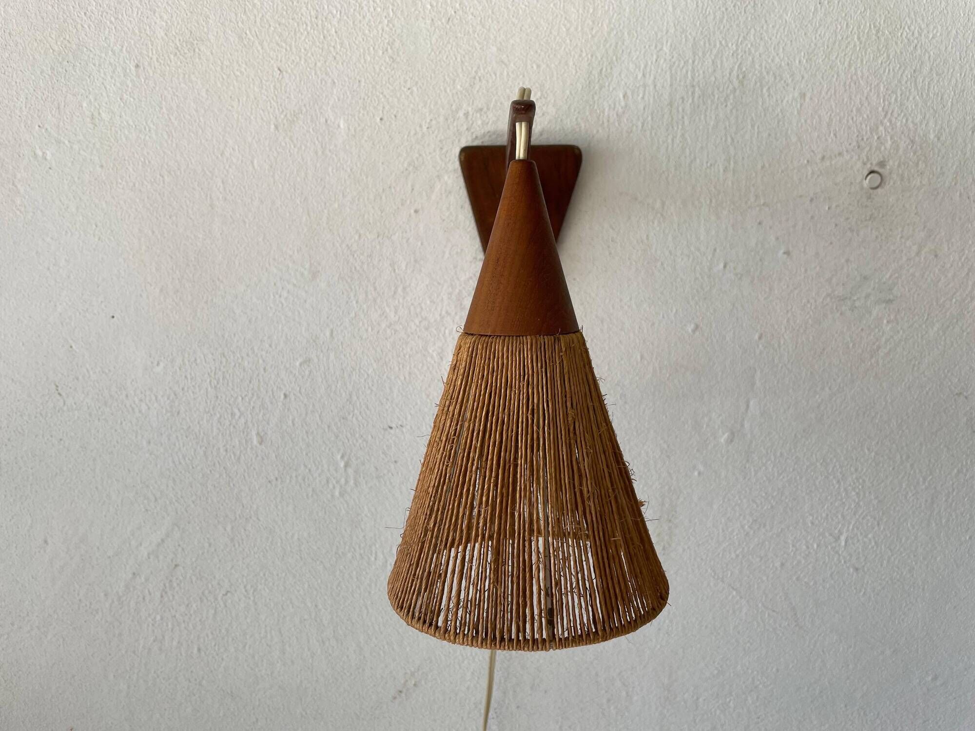Teak wall lamp with natural ropes by Ib Fabiansen for Fog & Mørup, 1960s, Denmark.