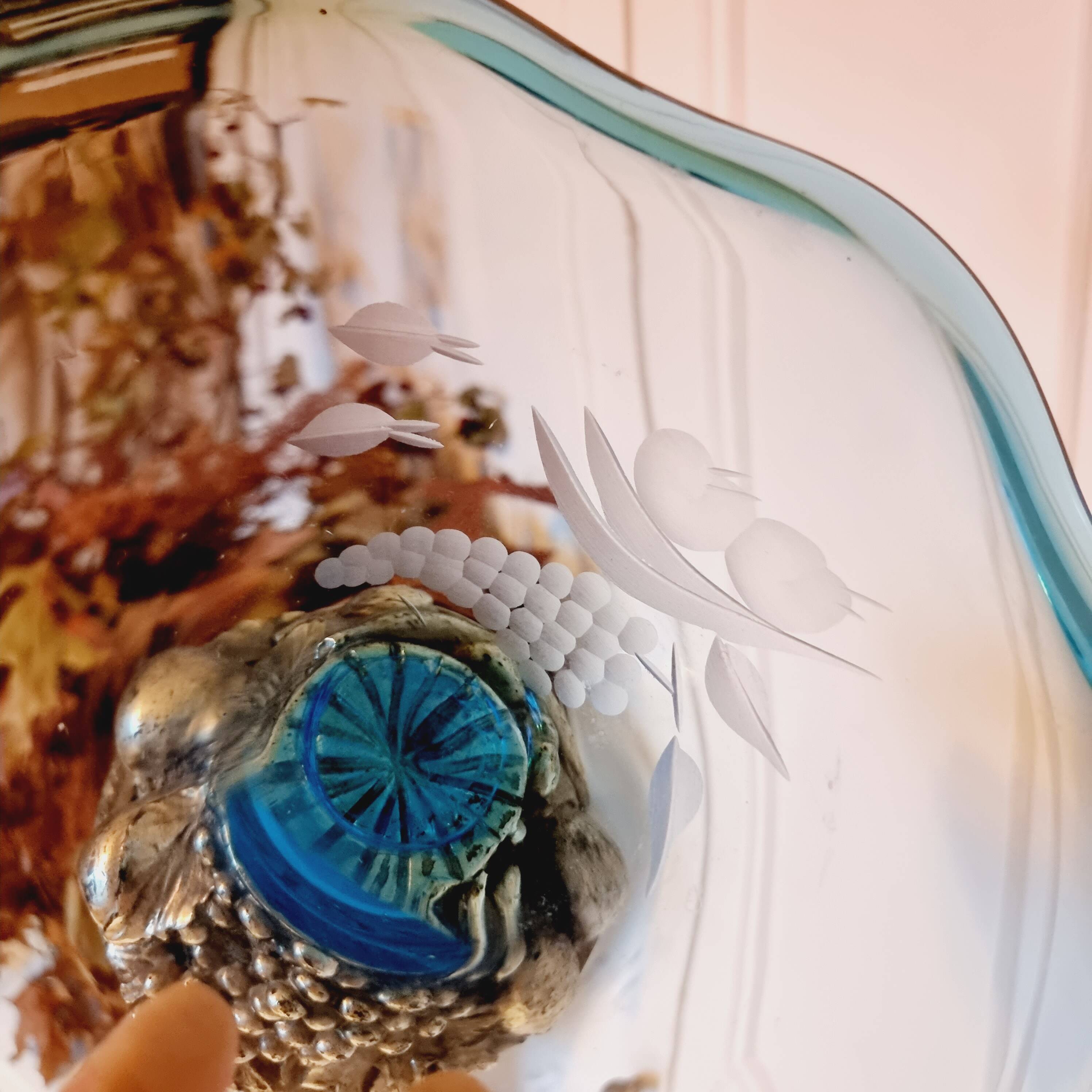 centerpiece with silkscreen and metal base