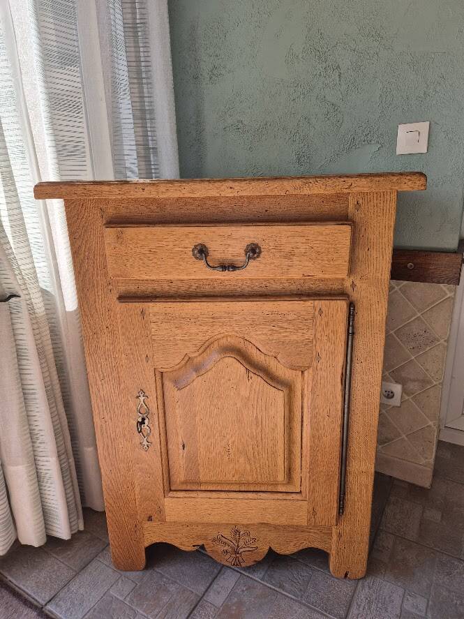 Le Petit Meuble d'appoint / Confiturier