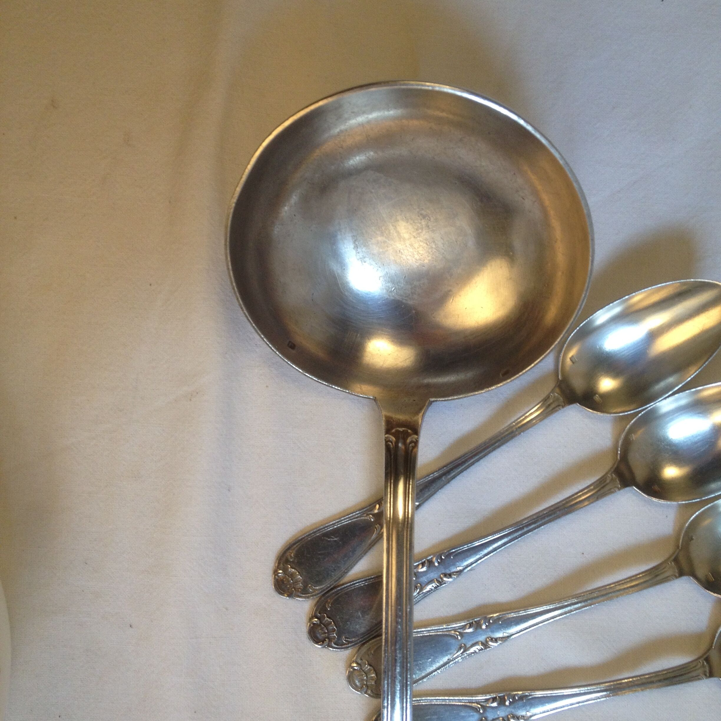 Housewife "Au Bon Marché" in silver metal rocaille model