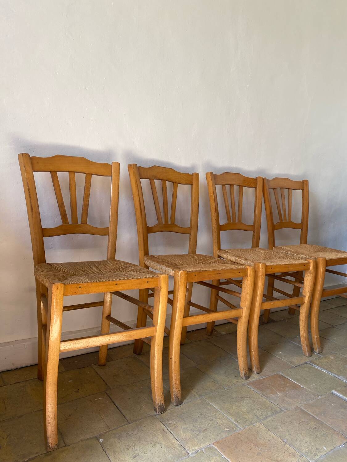 Lot 4 chaises paillées