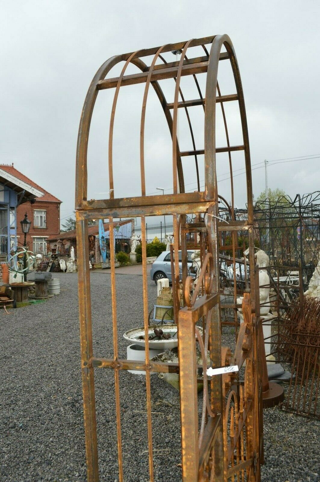 Arche de jardin avec portillon en fer forgé