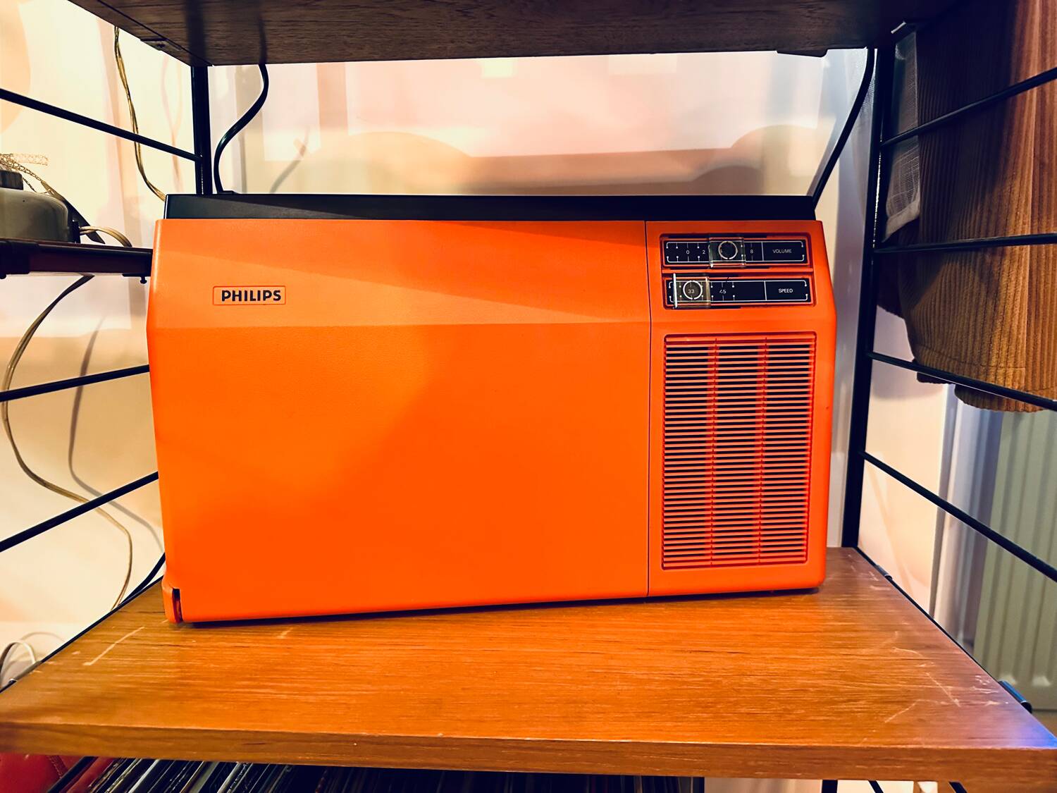 Philips 70' vintage vinyl turntable