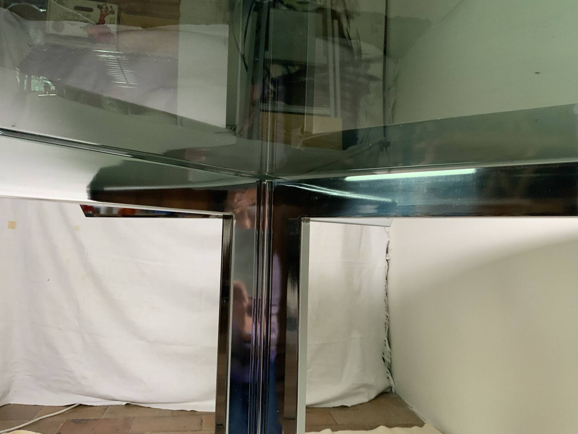 Glass dining table 70.