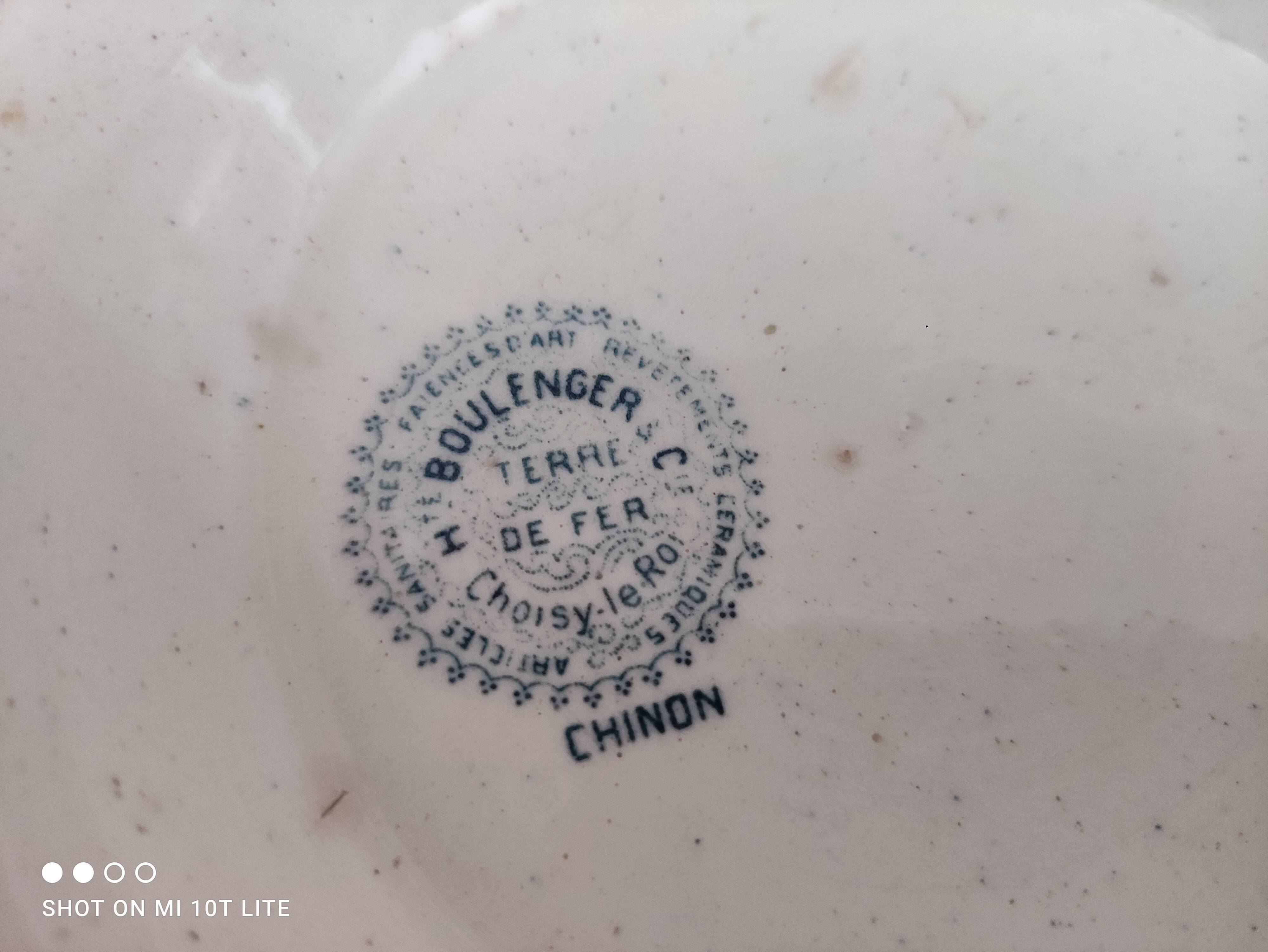 Soupière en Terre de Fer Choisy le Roi H Boulenger modèle Chinon