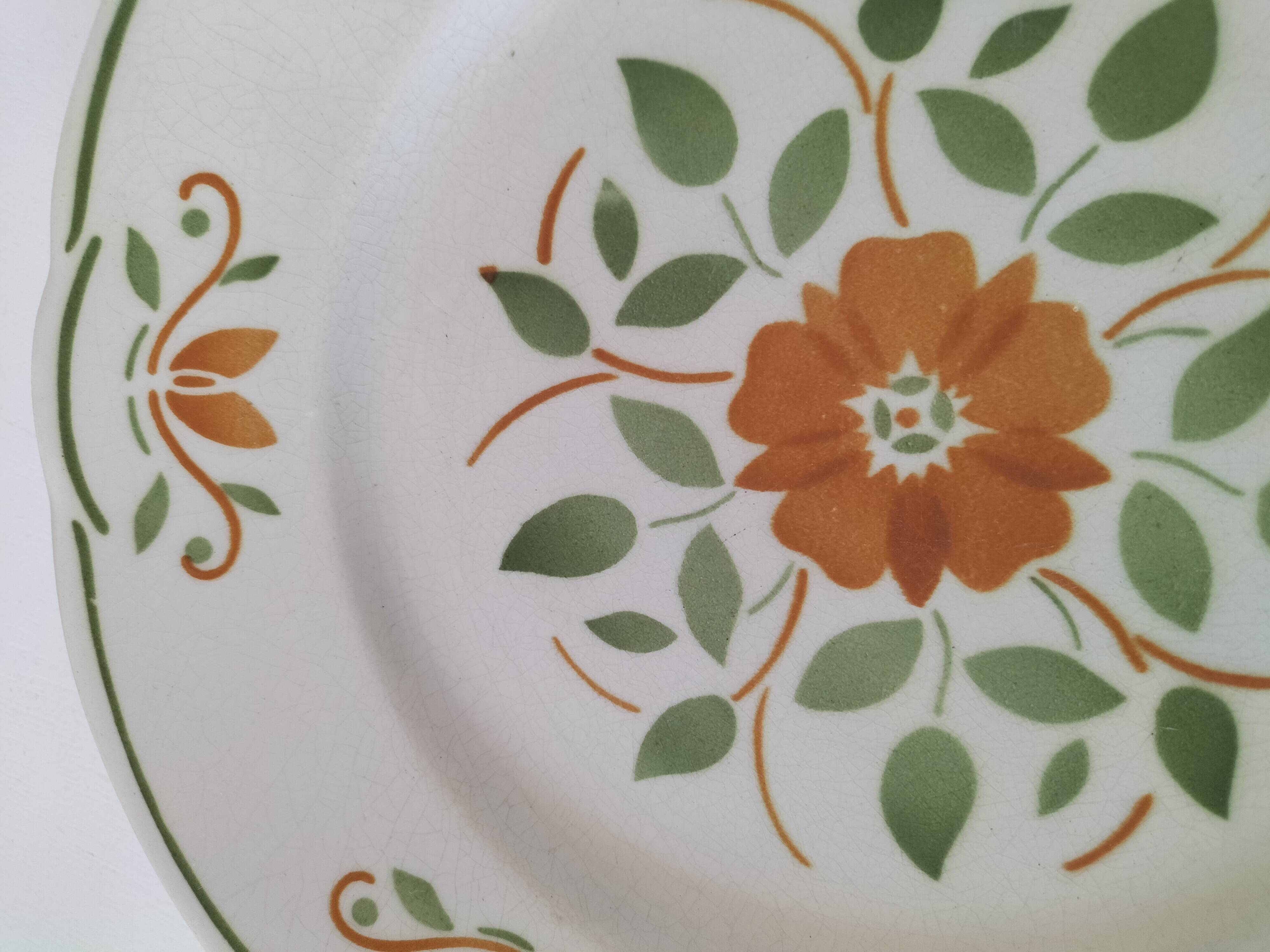 Duo of K & G Lunéville plates, Chantilly model