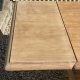Stretchable stripped farmhouse table