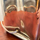 Lampe en verre et rotin