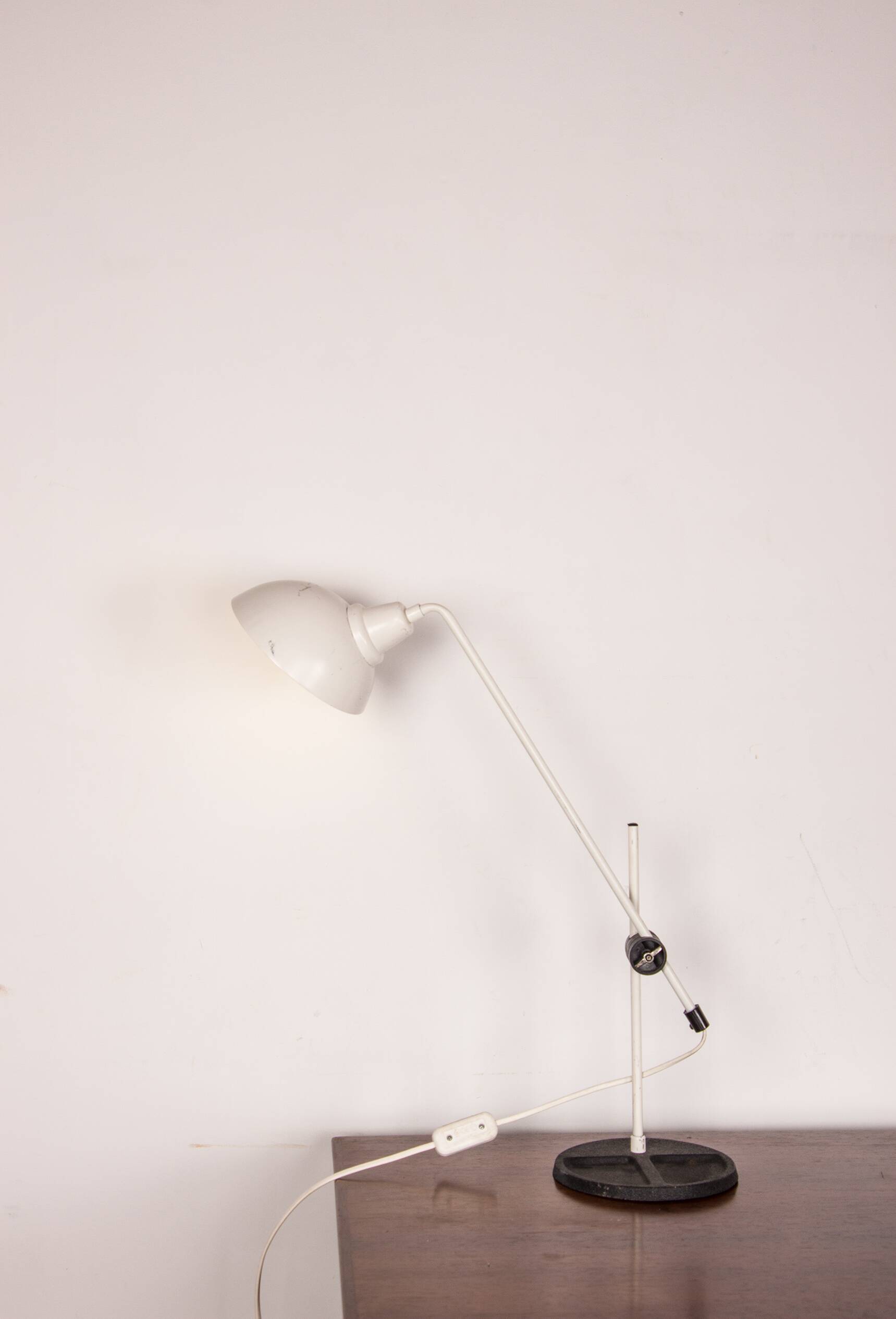 Tilting desk lamp in white metal 1960.