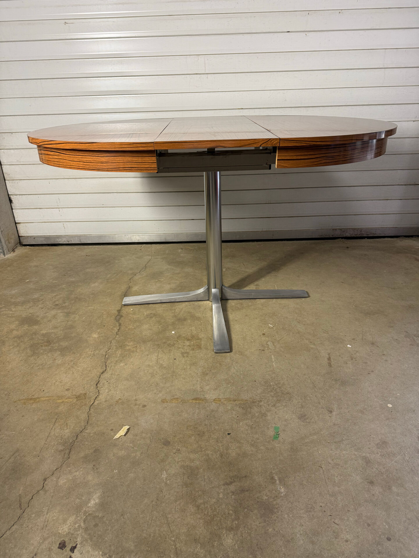 Vintage extendable table