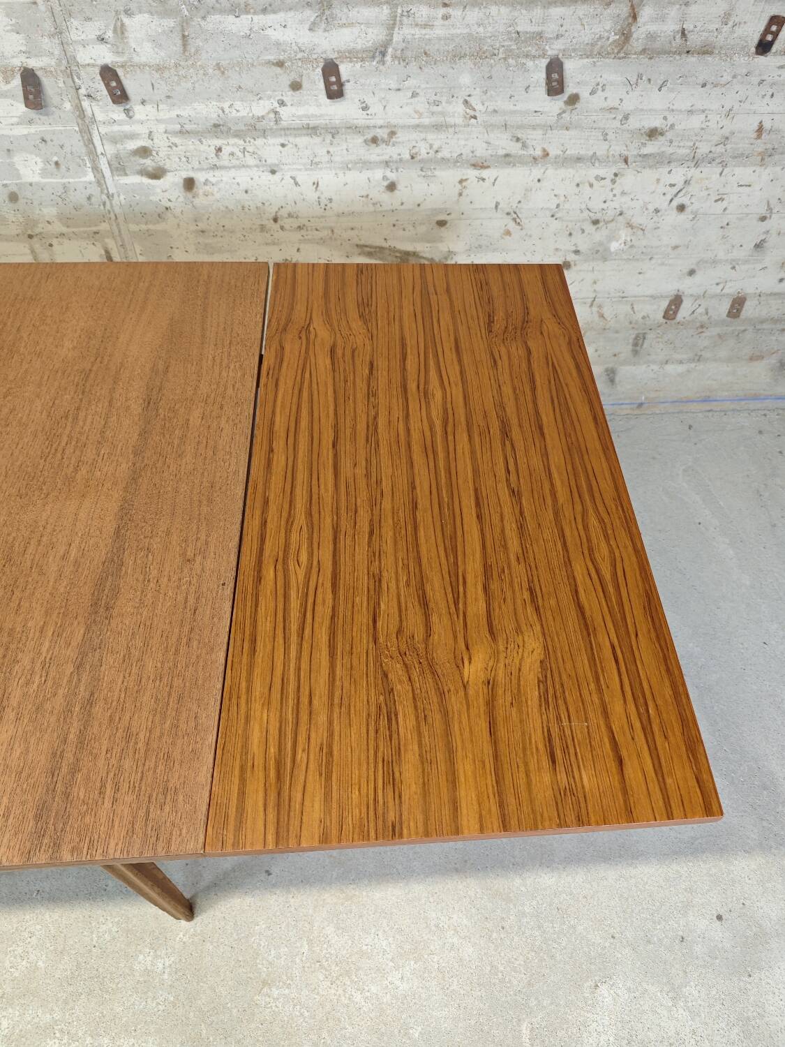 Vintage extendable table