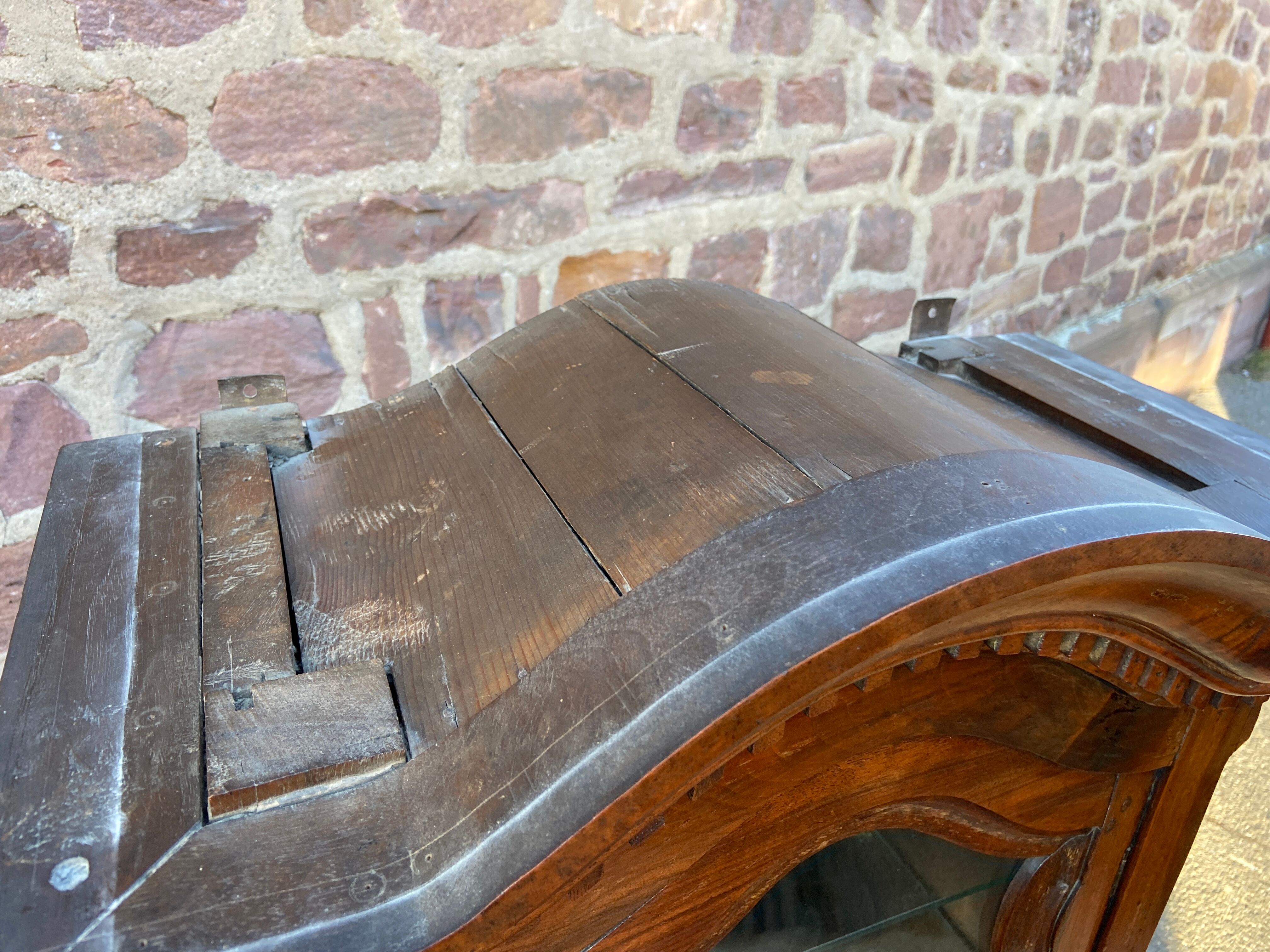 Wall cabinet XIXth in walnut