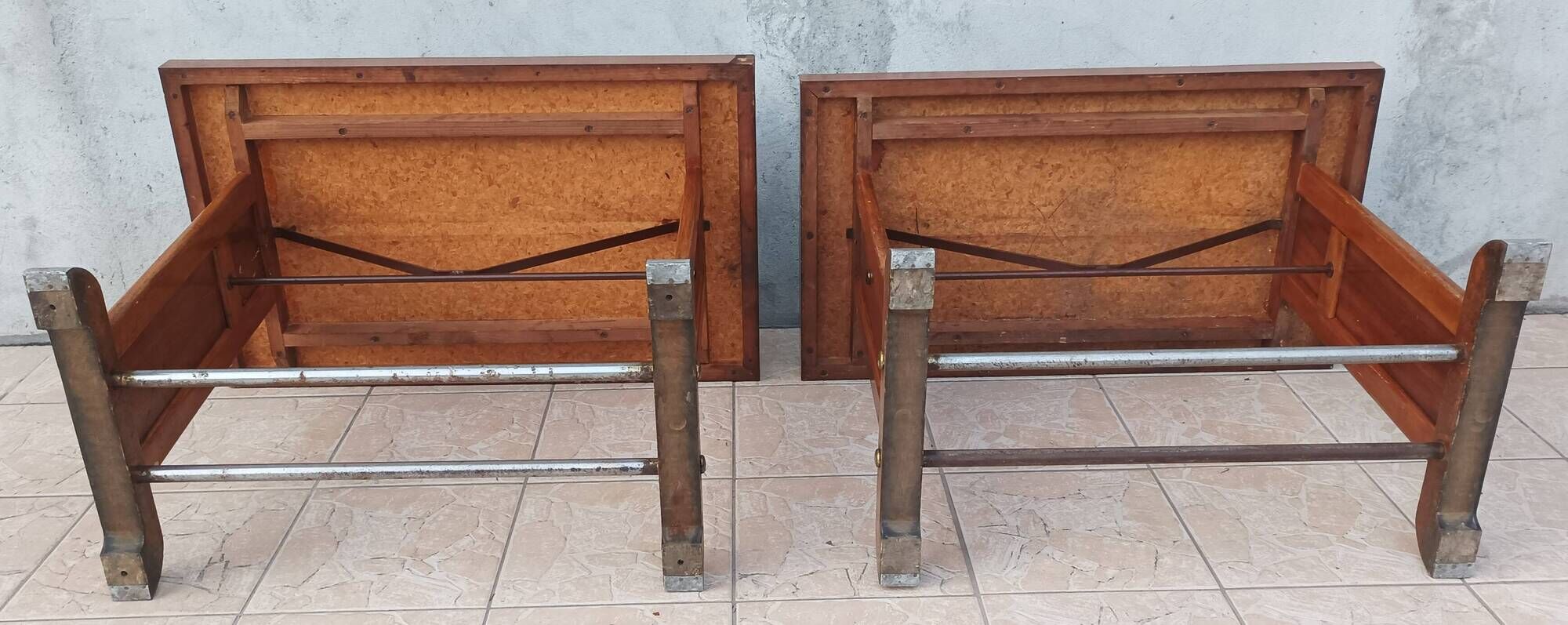 Paire de tables bistrot