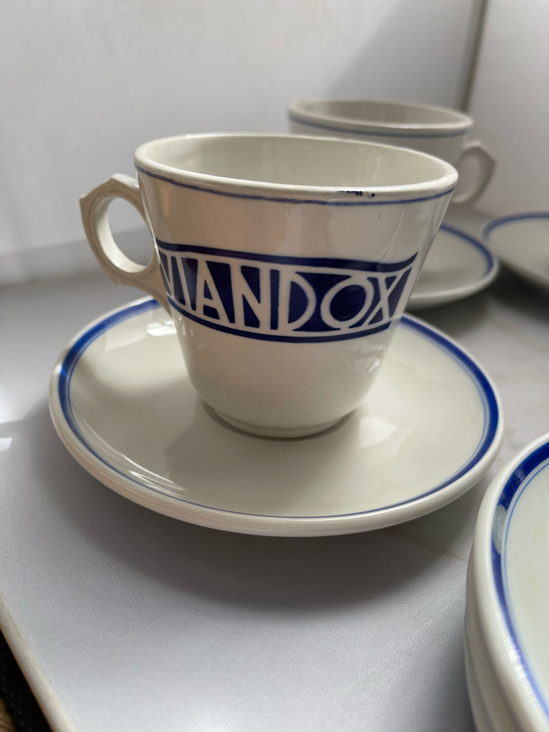 French bistro cups viandox