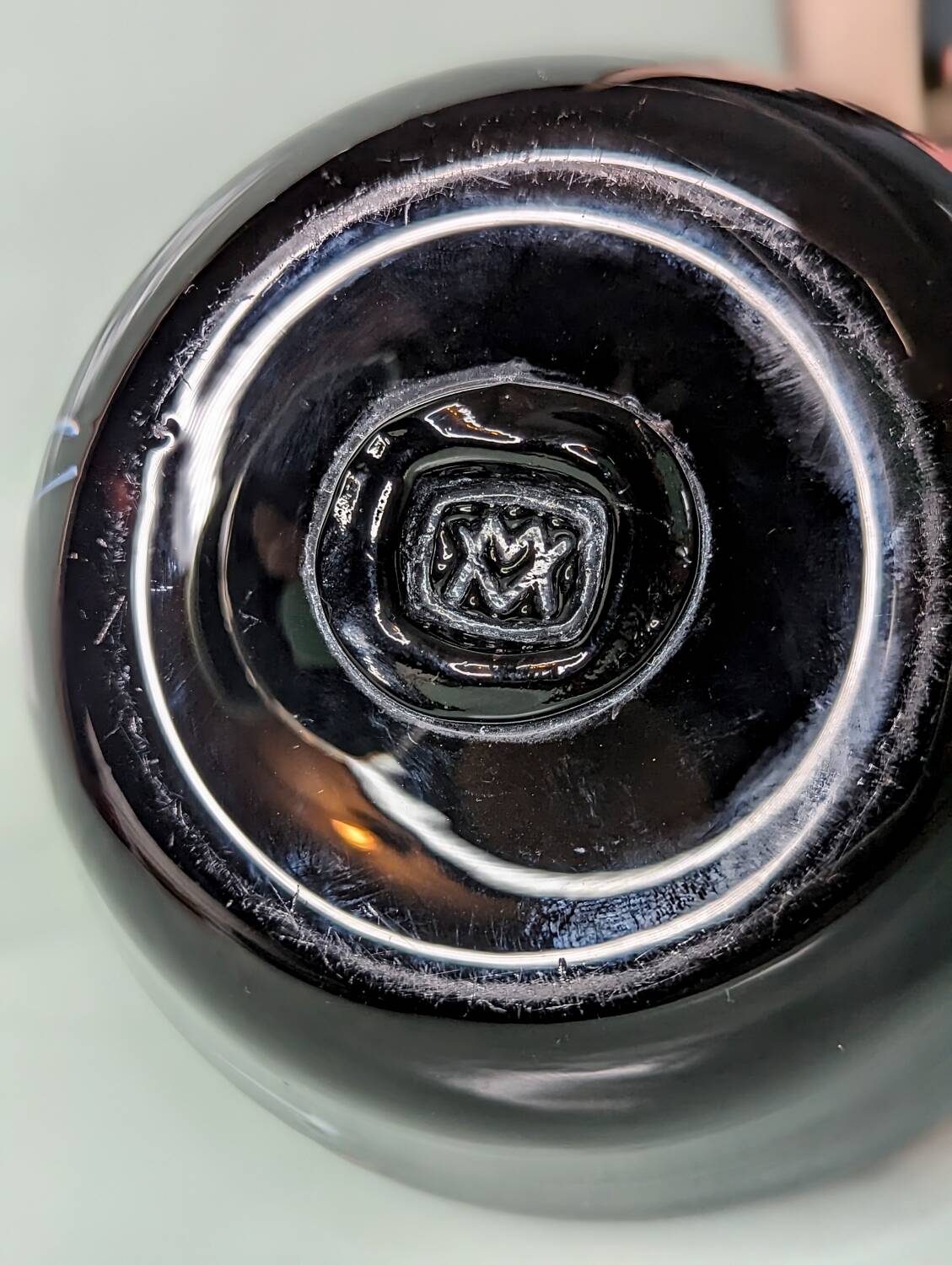 Vase Verrerie de Maure - Vieil black and scrolls