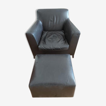 Cinna chair rests in black leather