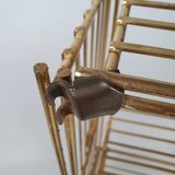 Modular gold metal wire shelf