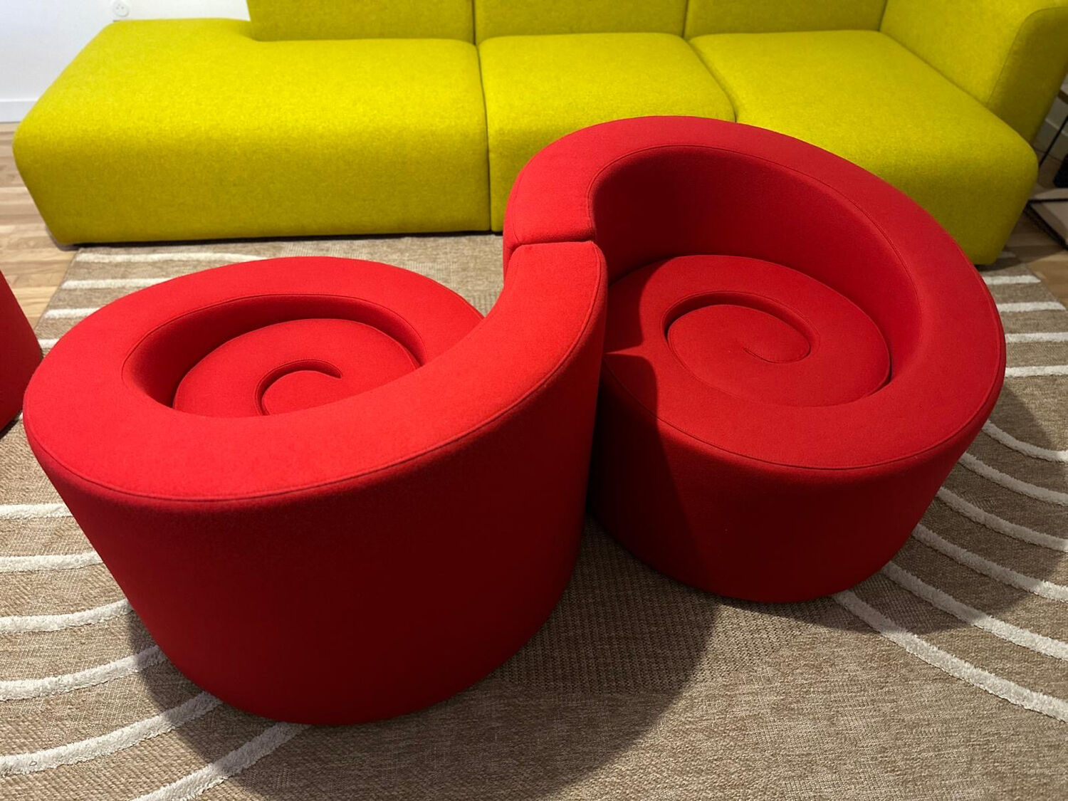 Paires de fauteuils toi et moi par Michael Kruijne