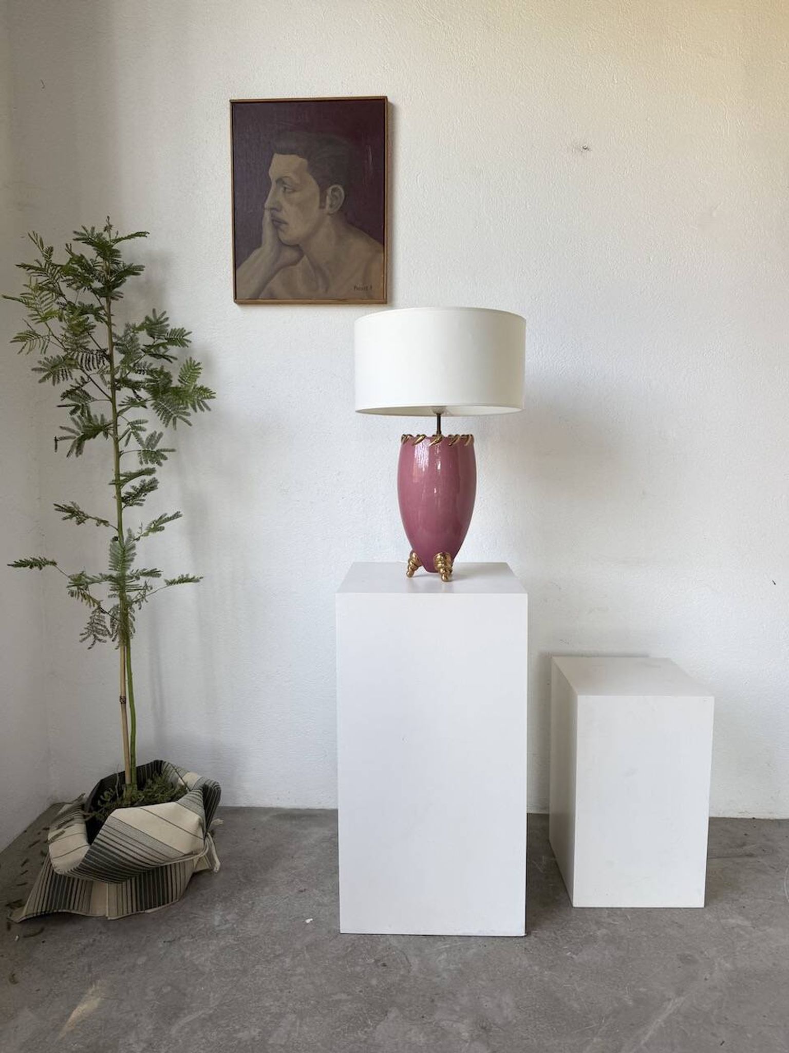 Lampe de table céramique rose et or tripode