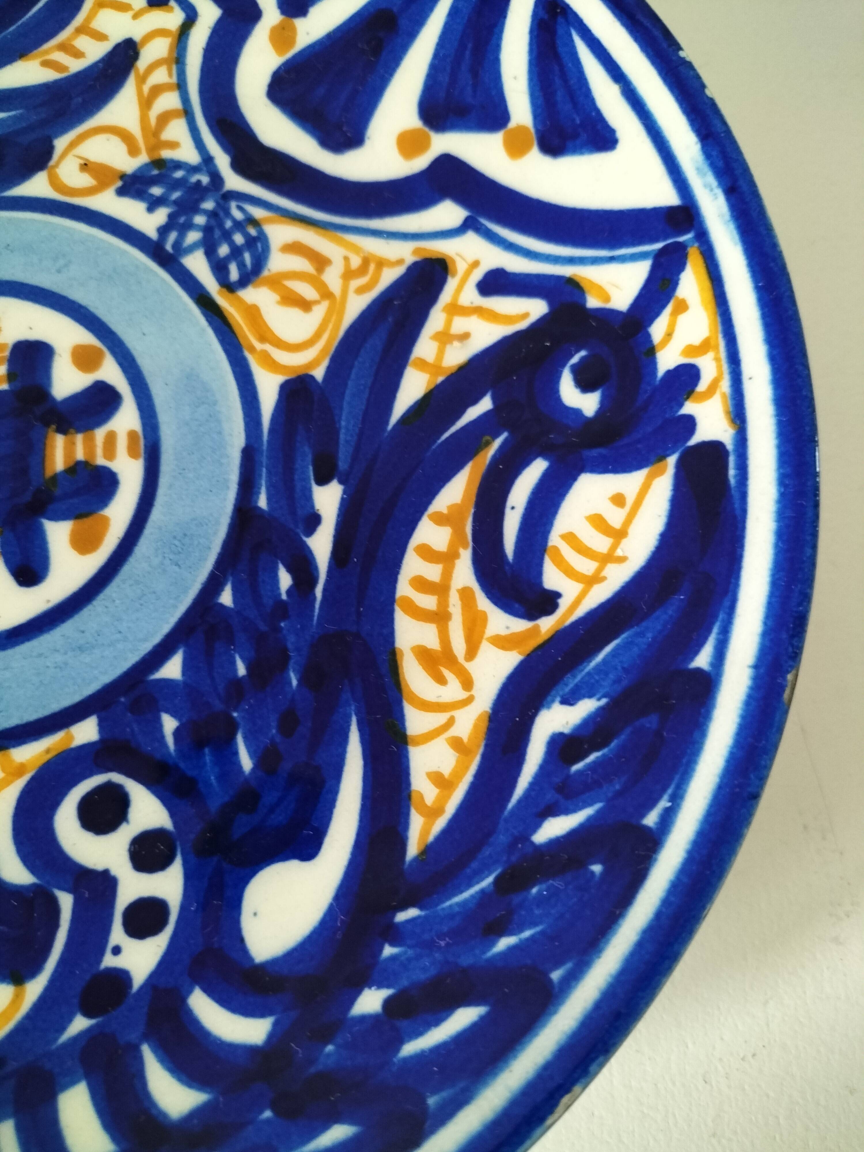 Vintage Spanish artisan plate (attributed to Talavera - Castile)