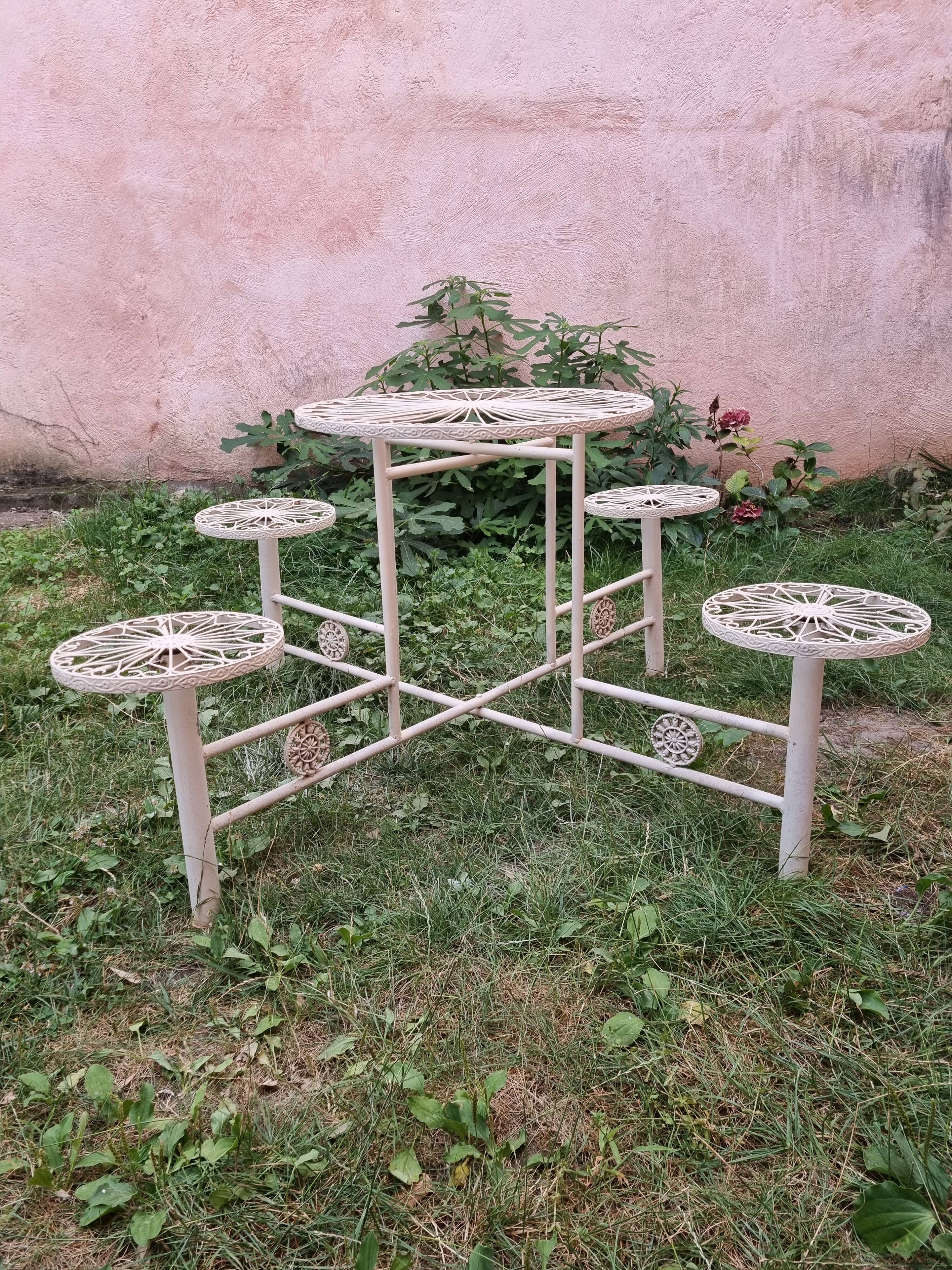 Metal garden table 60s