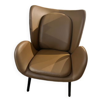 Embrace fogia armchair