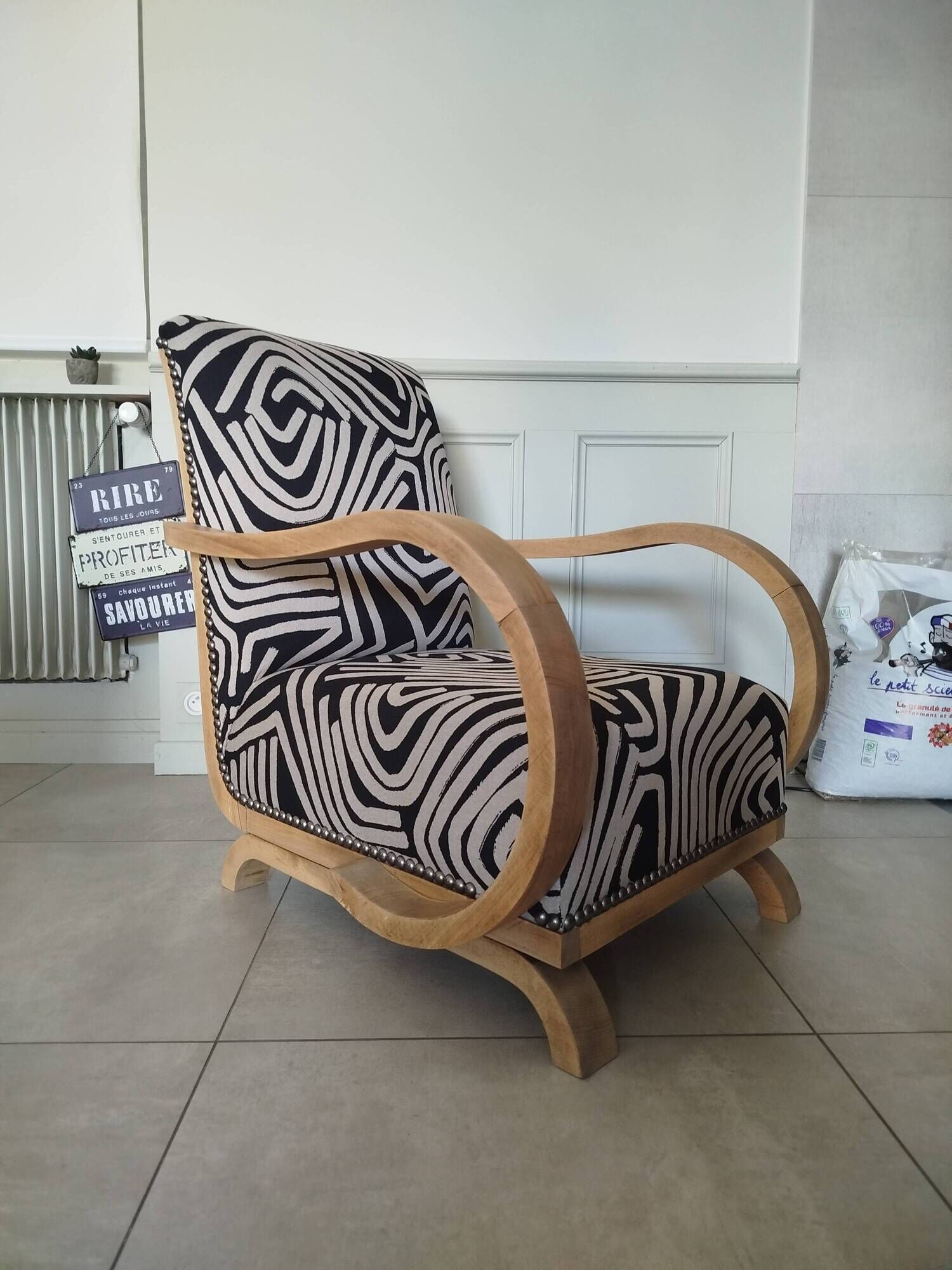 Art Deco armchair from the 30s/40s.