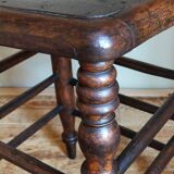 Tabouret en bois massif tourné