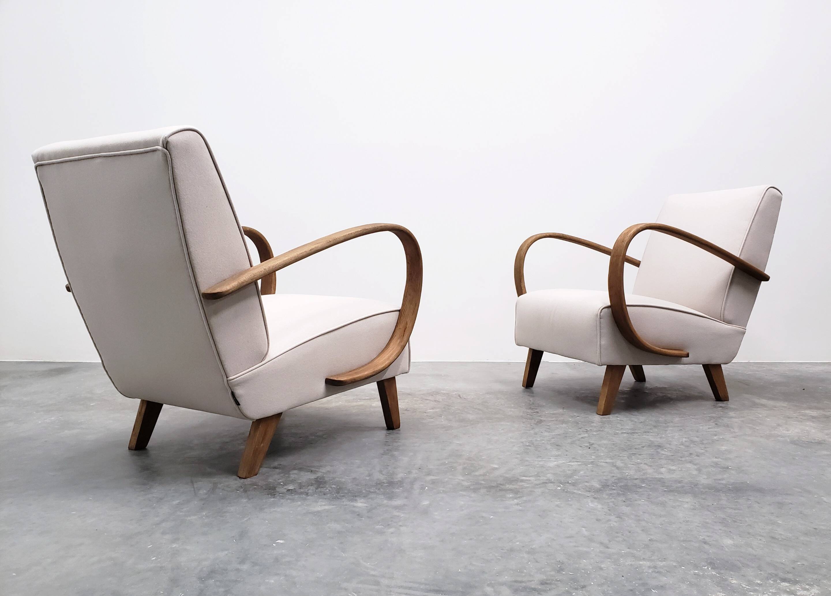 1930 Jindrich Halabala Bentwood Armchair in Beige
