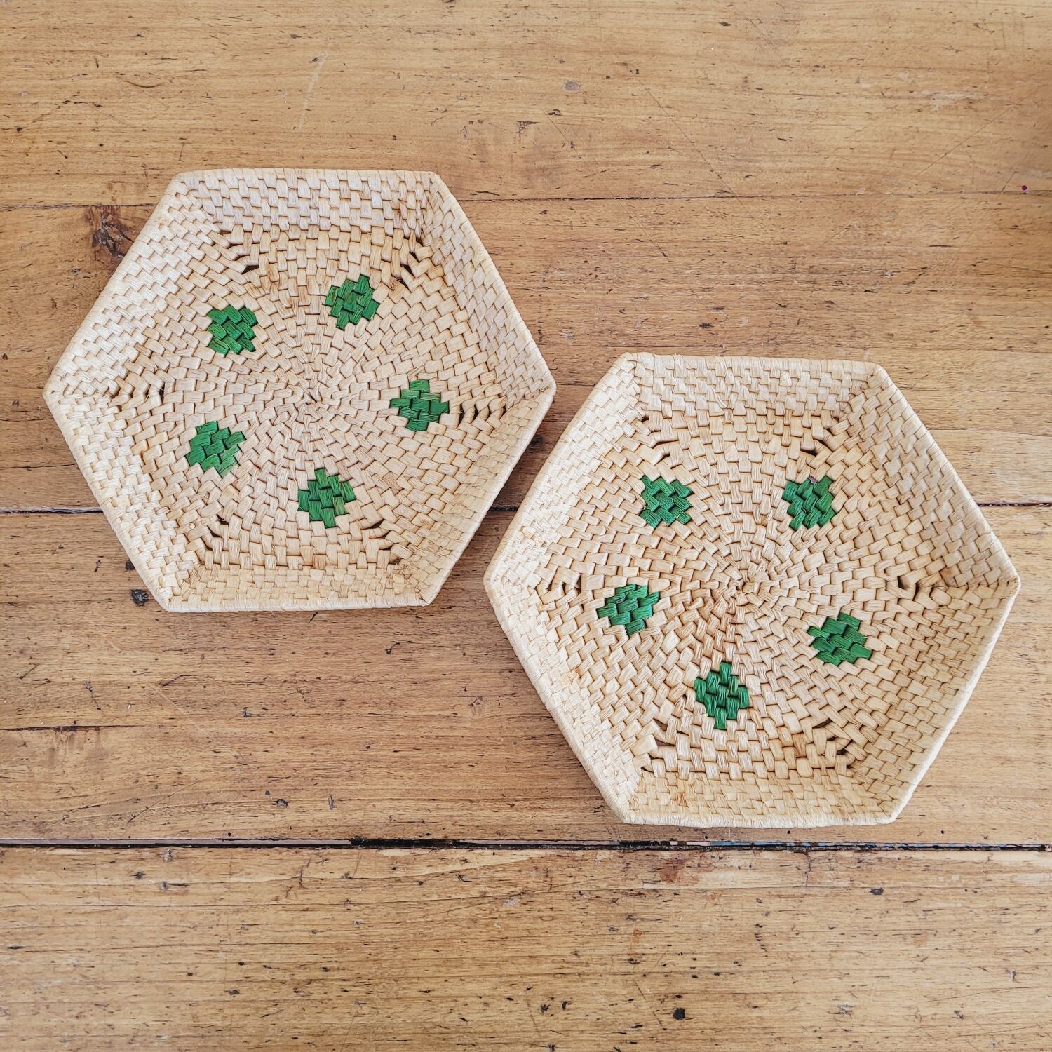 Duo raffia baskets