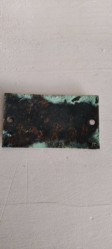 Enameled plaque seller scales