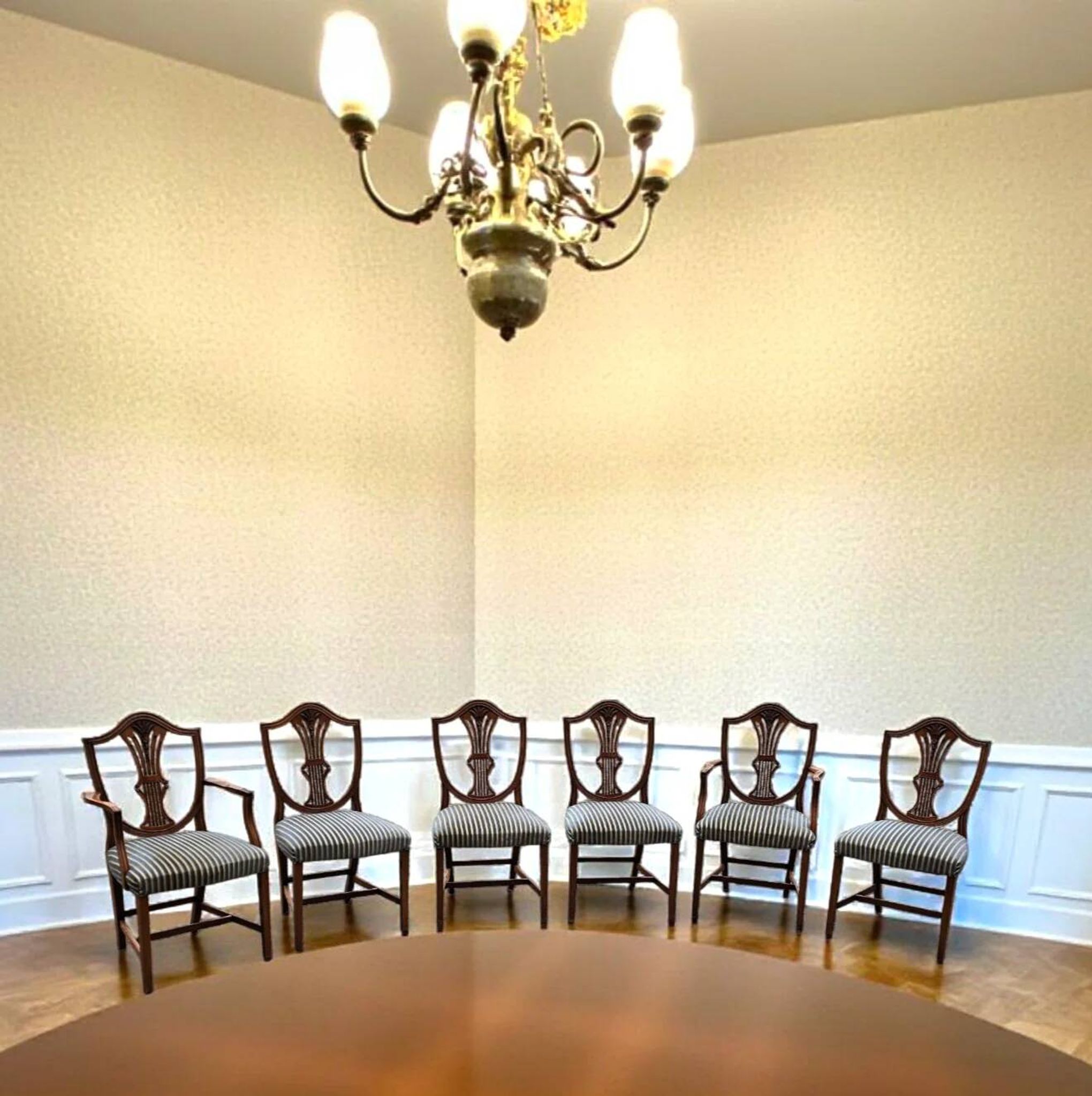 6 x English mahogany Hepplewhite chairs / 1920s