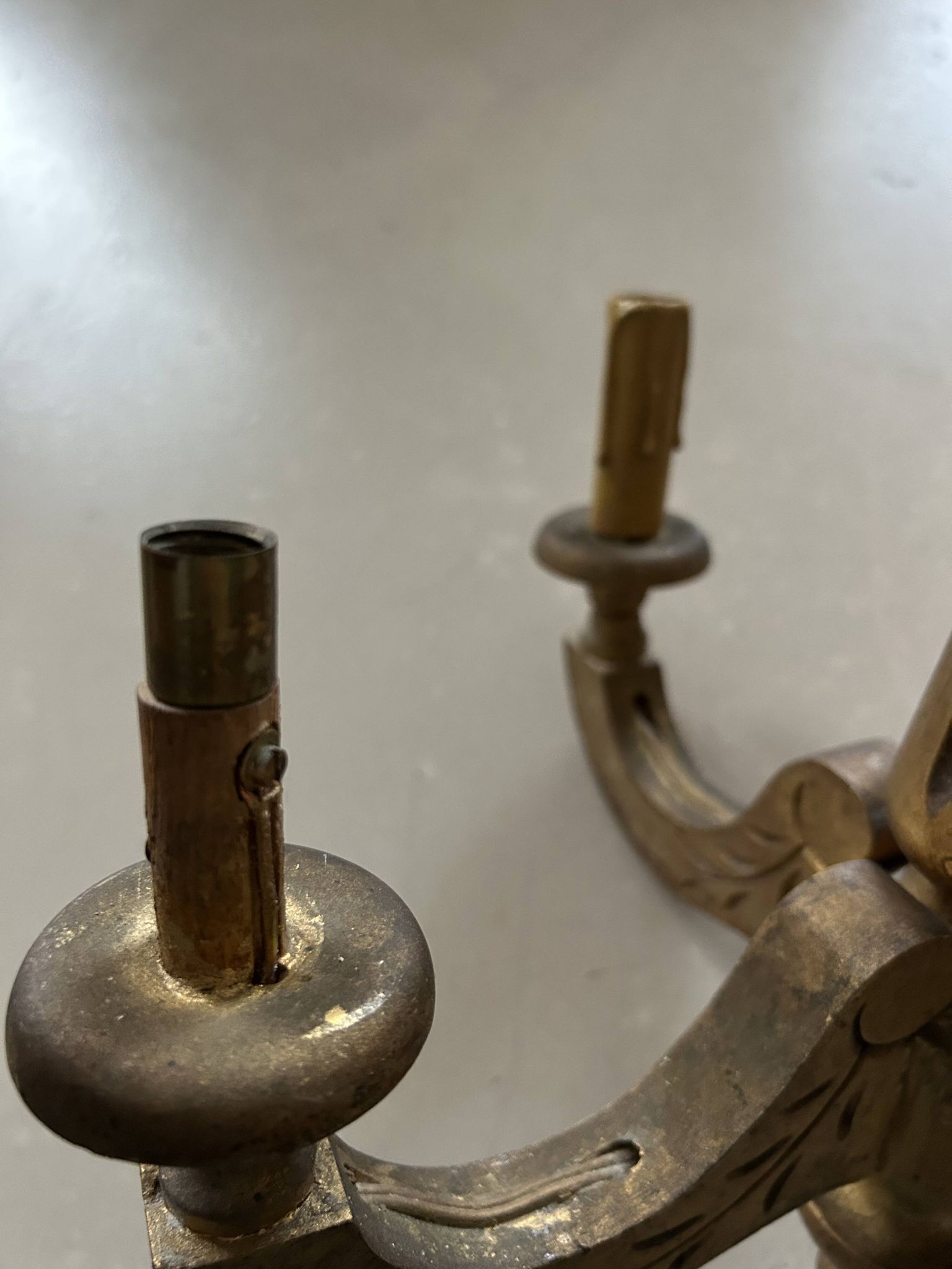 Lustre en bois doré ancien