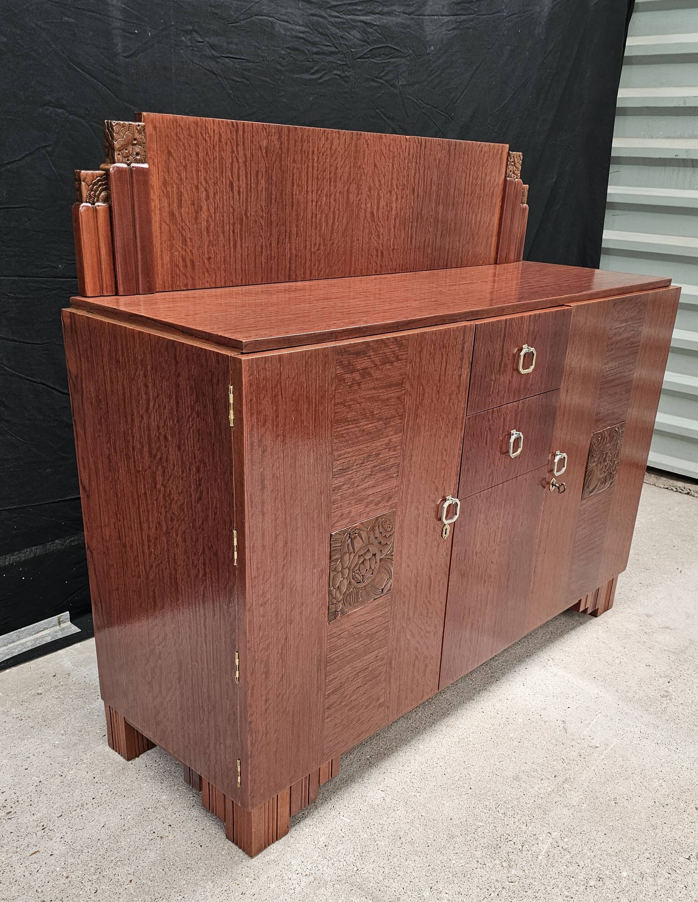 Art Deco buffet by Saddier & Fils in solid rosewood and veneer.