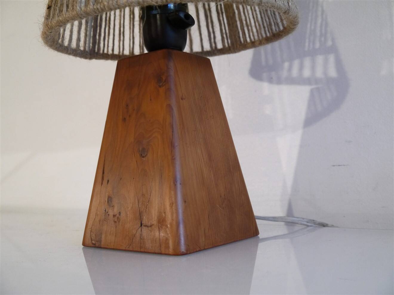 Scandinavian lamp in wood and rope, 1960