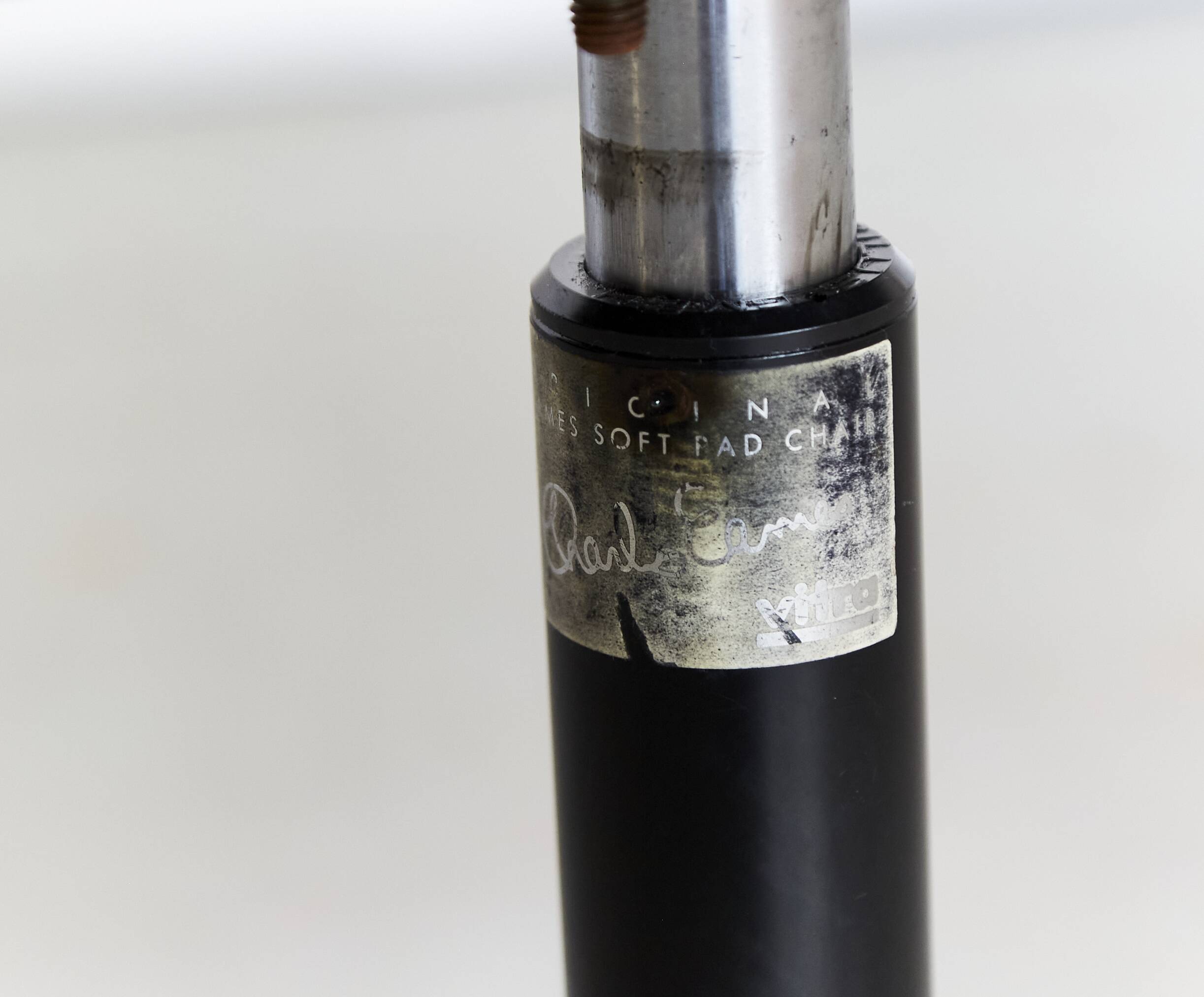 Charles & Ray Eames Softpad Executive Chair EA219 for Vitra