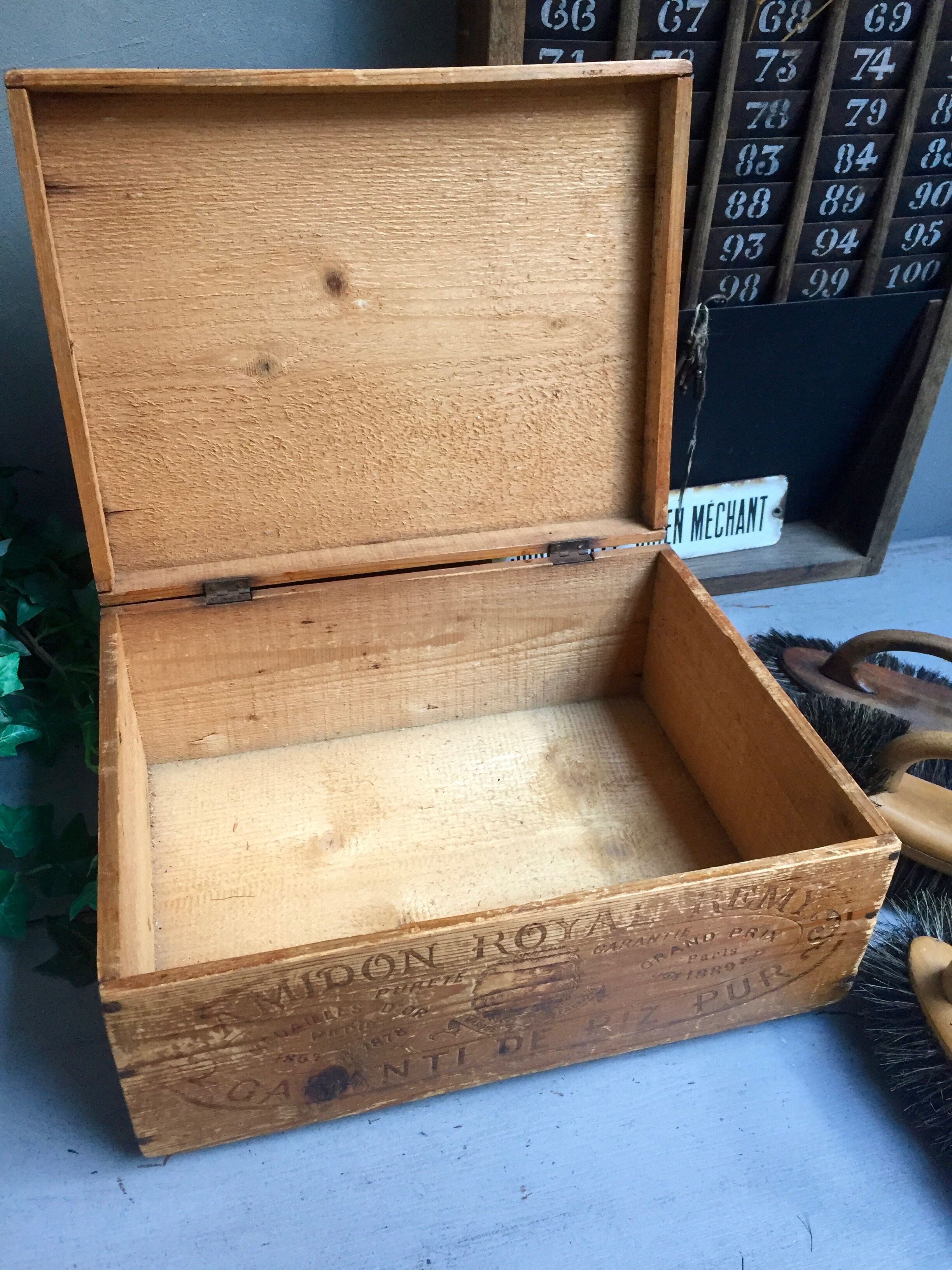 Former "starch Royal Remy" wooden box