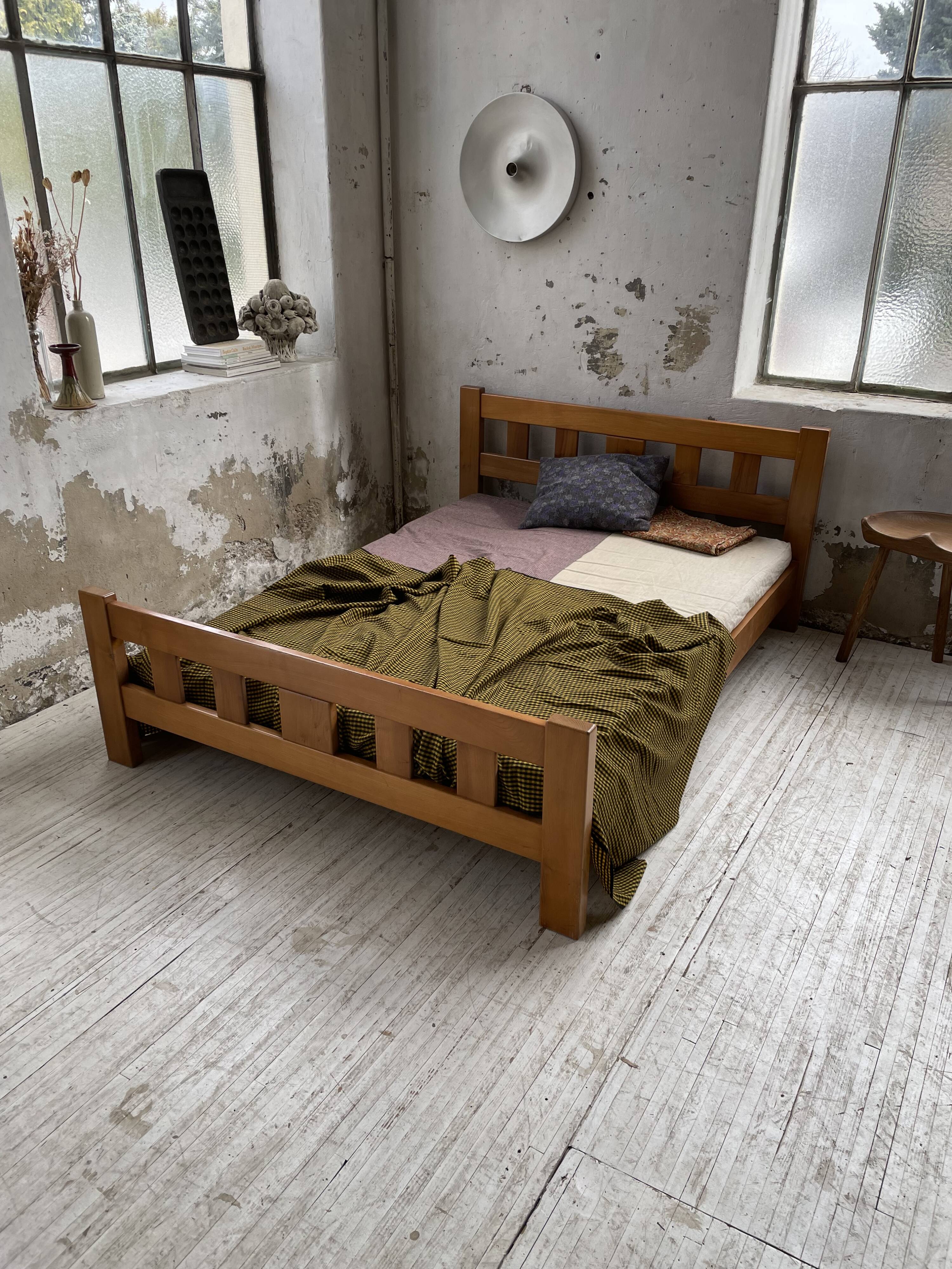 Maison Regain solid double bed 140 cm