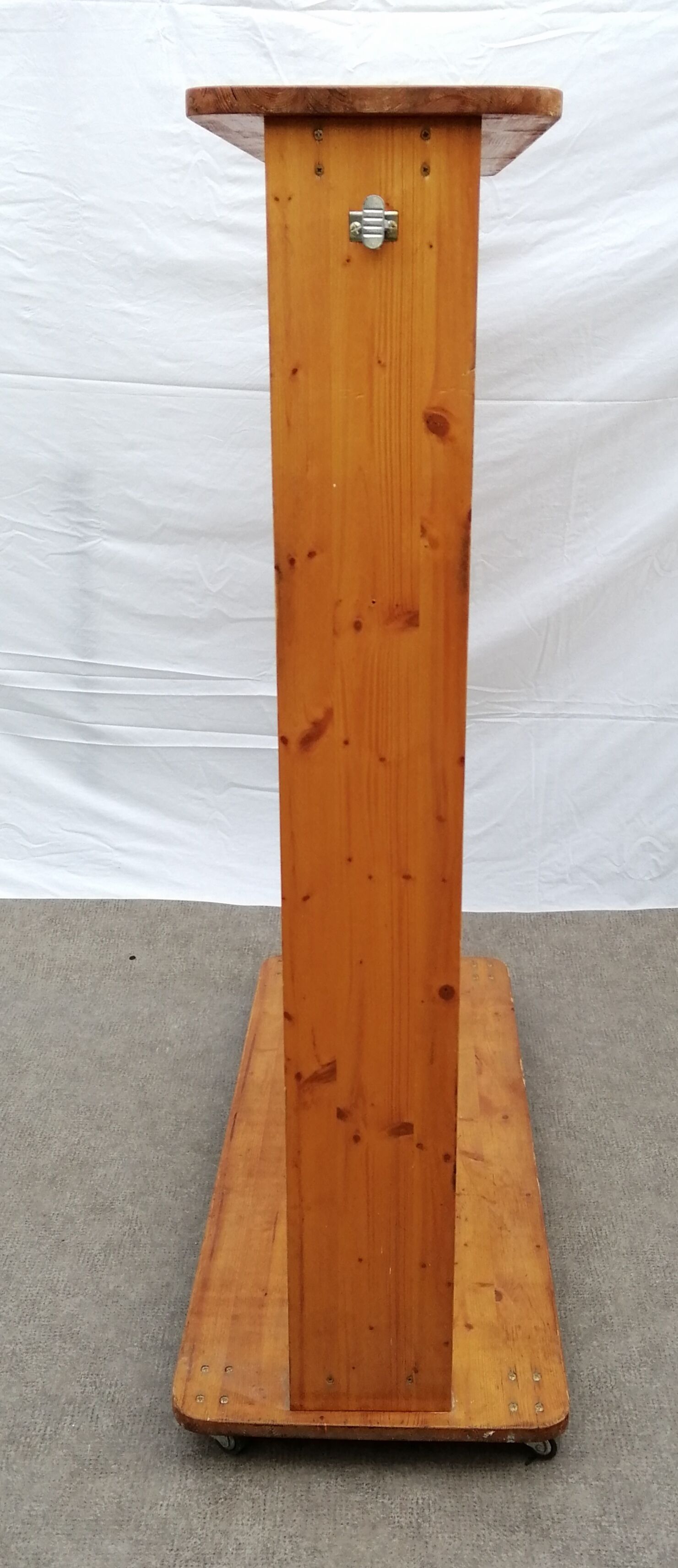 Vintage wooden shop rack 70s