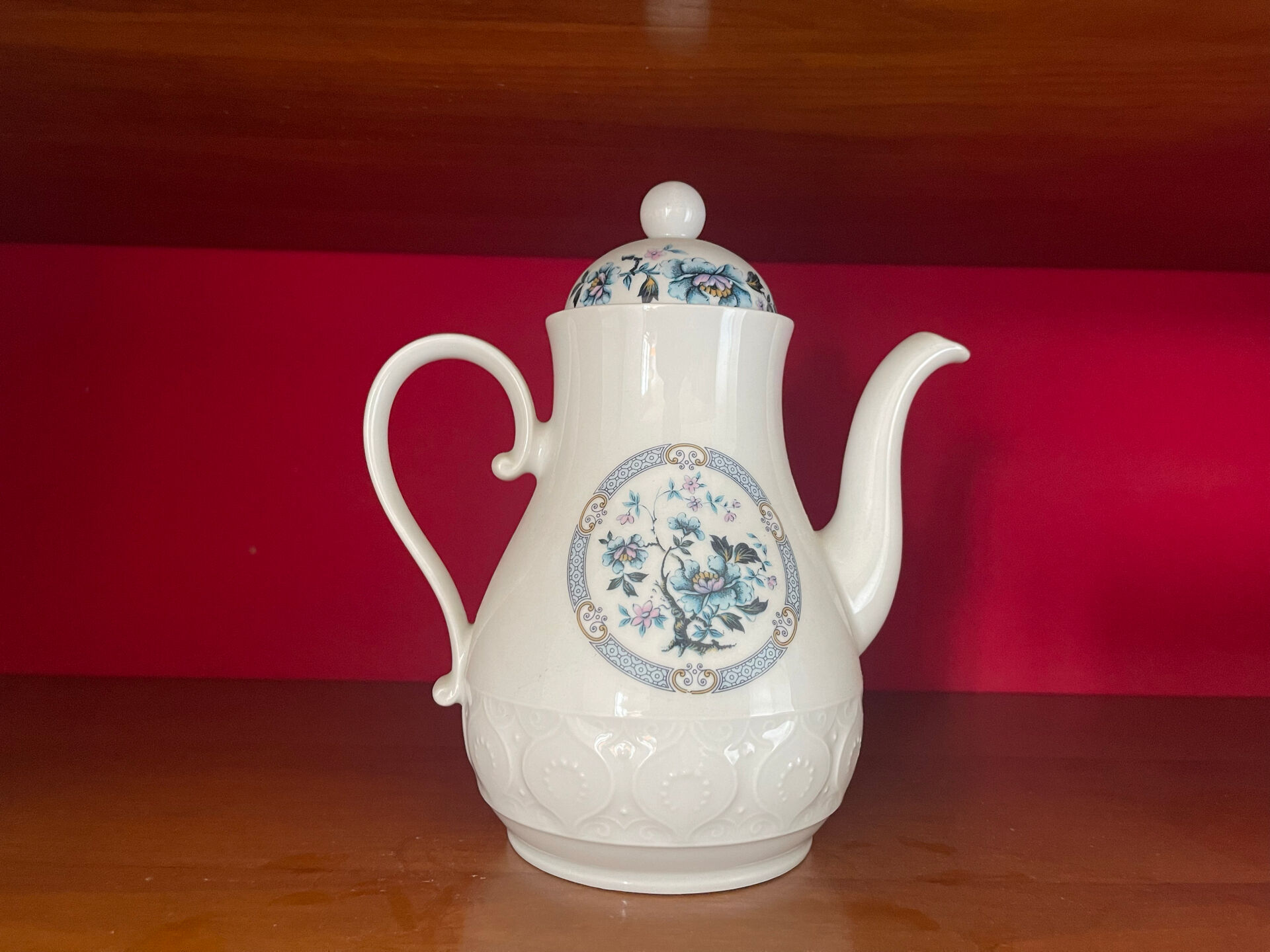 Théière en porcelaine Monique Robert édition limitée