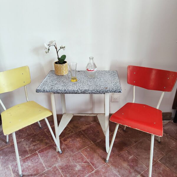 Table d'appoint émaillée