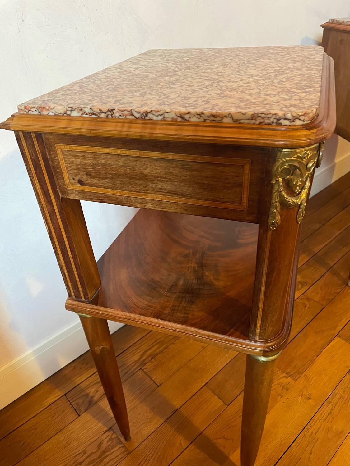Lot tables de nuit bois et marbre