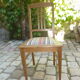 Chaise en bois et toile rayée