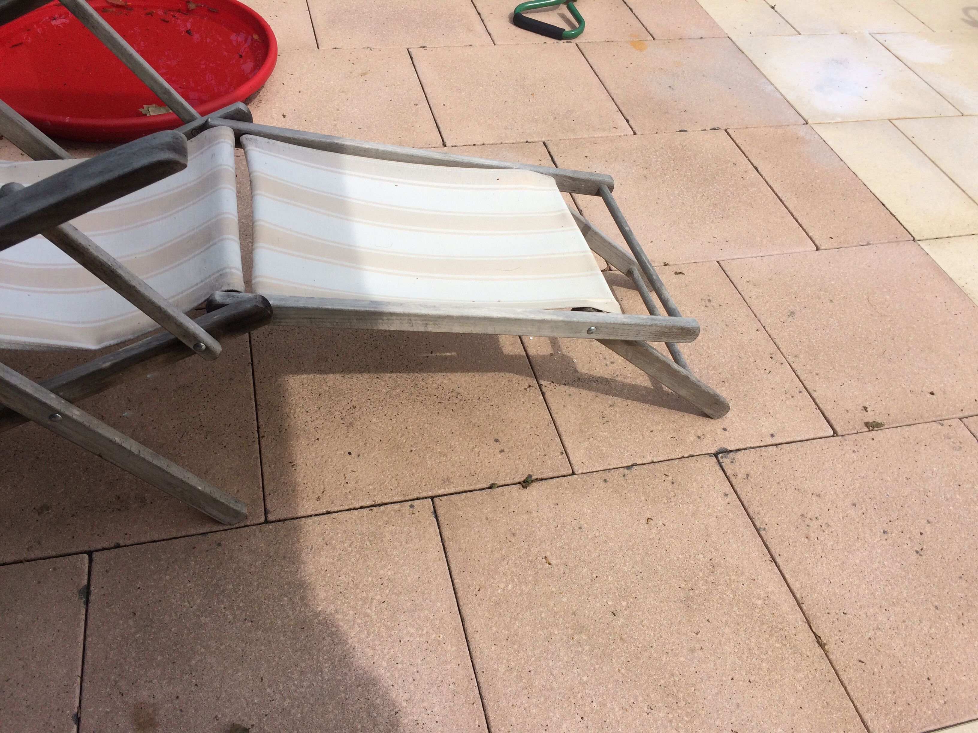 Former chilean lounge chair with armrests and feet rest