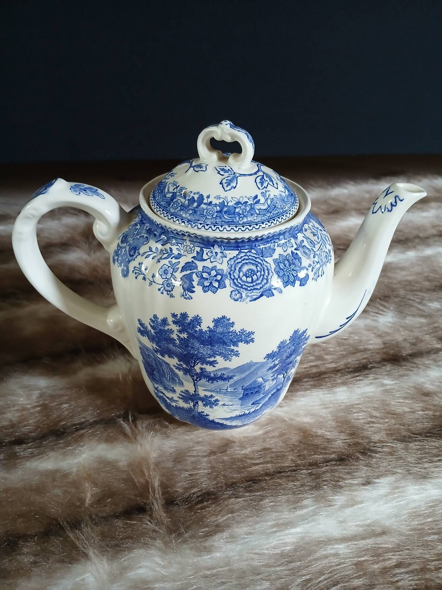 Antique coffee or tea service by Villeroy and Boch